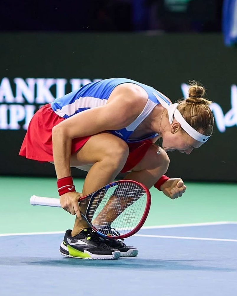 Tennis player screaming